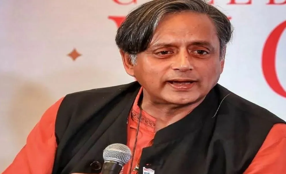 पार्टी में किसी से परेशान या नाराज नहीं हूं: शशि थरूर 