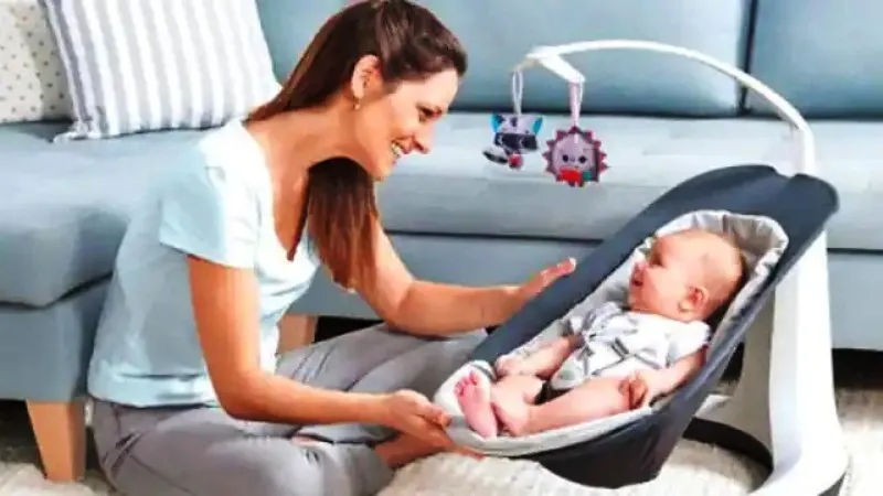 Sleeping In Swing: अगर आप भी अपने बच्चों को झूले में सुलाते हैं, तो हो जाएं सावधान, होते हैं ये बड़े नुकसान