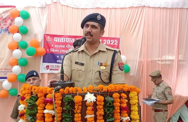 मथुरा: पुलिस से बचने को नहीं खुद की सुरक्षा के लिए करें नियमों का पालन- एसएसपी