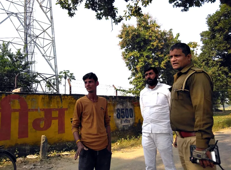 जौनपुर: युवक चढ़ा टावर पर, कहा न्याय नहीं मिला तो खुद को खत्म कर लूंगा
