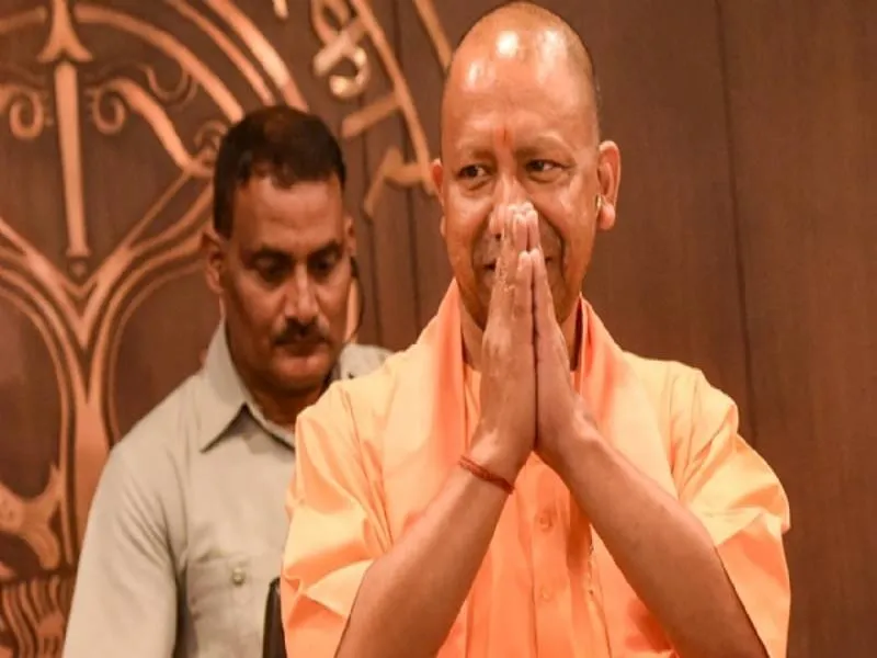 वाराणसी पहुंचे सीएम योगी, 'काशी तमिल संगमम' में करेंगे पीएम मोदी की अगवानी 