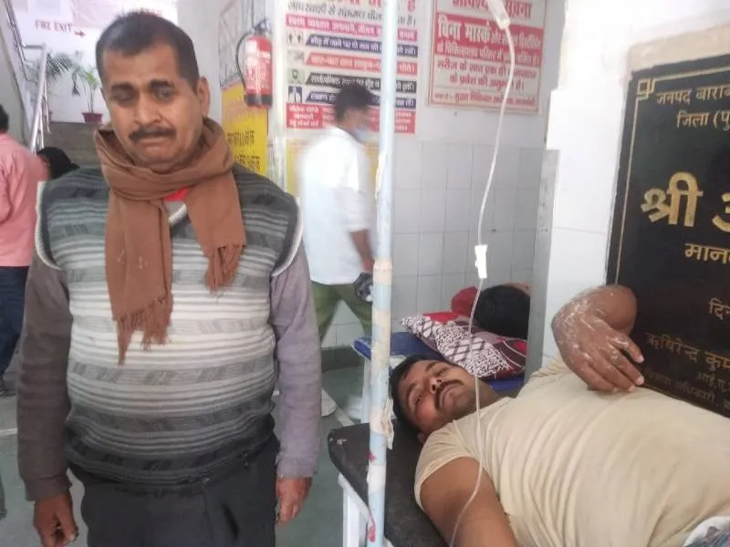 बाराबंकी: खाना बनाते समय महिला सहित तीन झुलसे, अस्पताल में भर्ती 