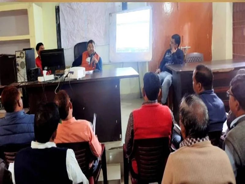 बहराइच: समीक्षा बैठक में खंड शिक्षा अधिकारी ने प्रधानाध्यापकों दी चेतावनी, दिए यह निर्देश