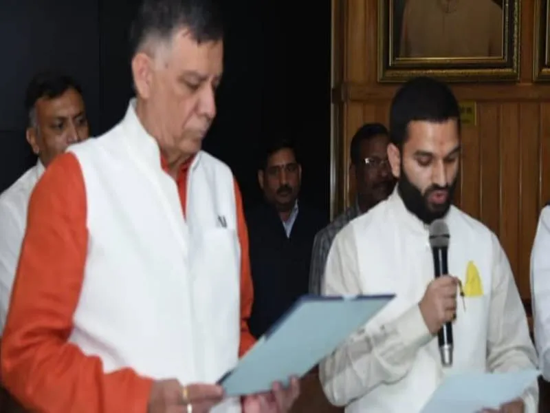 गोला गोकर्णनाथ के भाजपा विधायक अमन गिरि ने ली शपथ, उपचुनाव भारी अंतर से दर्ज की थी जीत