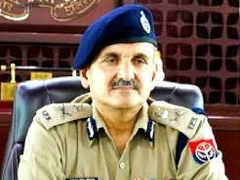 Video: यूपी DGP का अपराधियों को कड़ा संदेश, कानून तोड़ने वालों को जिंदा या मुर्दा खड़ा करेंगे 