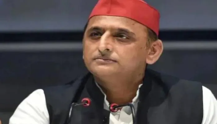 अखिलेश यादव ने चुनाव आयोग को भेजा जवाब, जानें मामला  