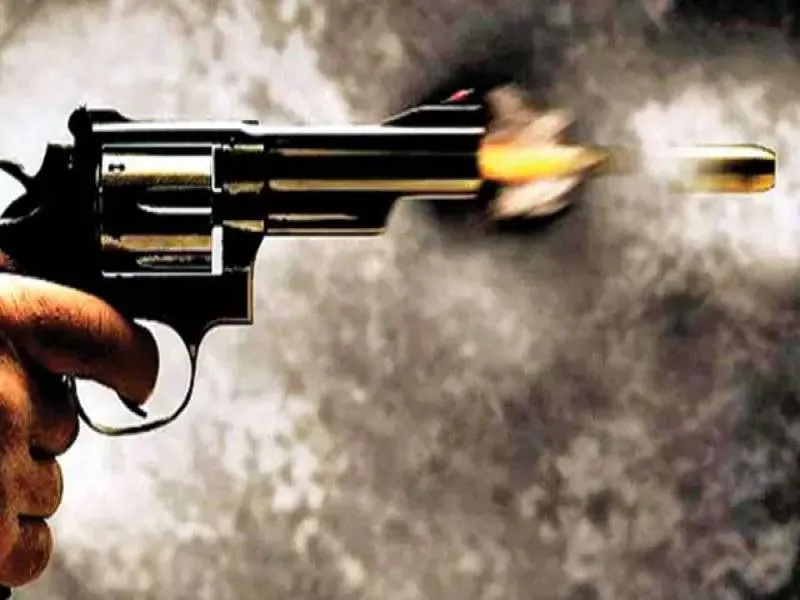 इटावा: प्रधानाध्यापिका को अज्ञात हमलावर ने मारी गोली, हालत गंभीर