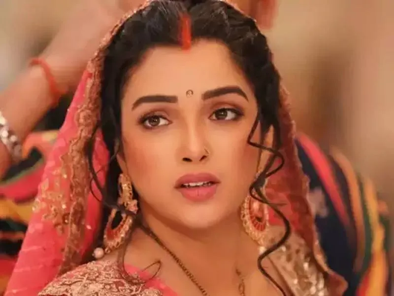 भोजपुरी अभिनेत्री आम्रपाली दुबे का होटल के कमरे से मोबाइल व जेवर चोरी, सीसीटीवी फुटेज में दिखा संदिग्ध 