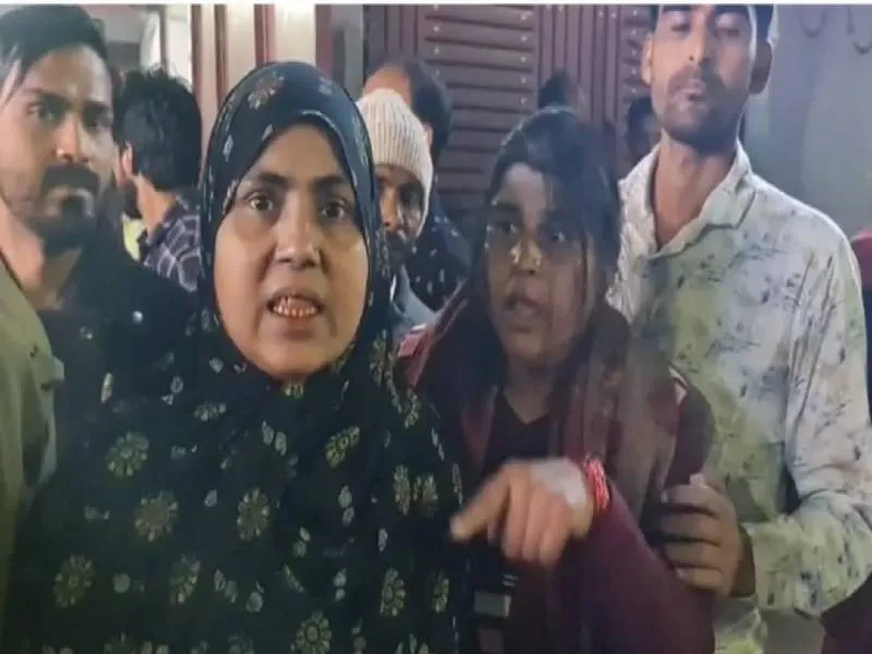 बहराइच: हॉस्पिटल में इलाज के दौरान मासूम की मौत, परिजनों ने किया जमकर हंगामा