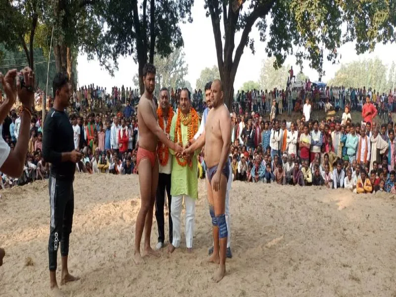 चित्रकूट: हिमाचल के खली ने राजस्थान के जल्लाद सिंह को दी मात, दो दिवसीय दंगल का समापन