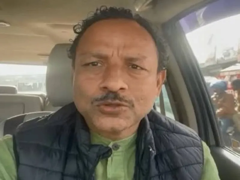 सपा प्रवक्ता अनुराग भदौरिया की तलाश में पुलिस ने दी दबिश, करीबियों पर भी नजर, जानें मामला