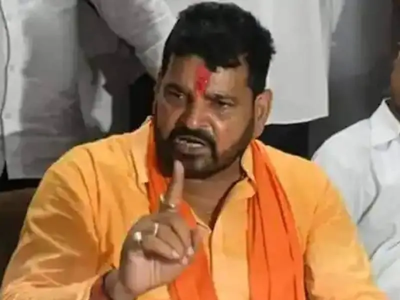 गोंडा: BJP MP ने अपनी ही सरकार पर कसा तंज, कहा- सरकार के विज्ञापन पर हंसते हैं किसान