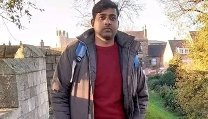 बांदा: इलाहाबाद विश्वविद्यालय में असिस्टेंट प्रोफेसर बने  डॉ. अमित सिंह, बधाई दे रहे लोग