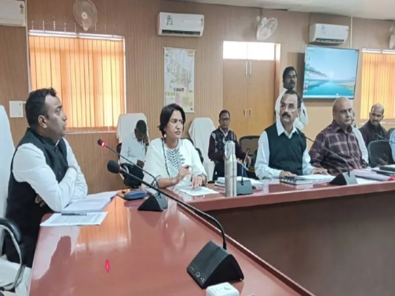 अयोध्या: जिलाधिकारी ने आयुक्त सभागार में की विजन डॉक्यूमेंट 2047 की समीक्षा, दिए यह निर्देश
