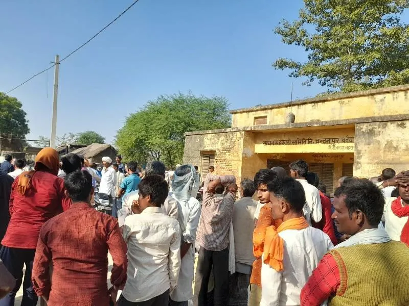 बहराइच: खोखला साबित हो रहा कृषि अधिकारी का दावा- समितियों से बिना खाद वापस लौट रहे किसान