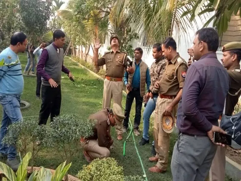 कुशीनगर: स्कूल की तीसरी मंजिल से कूदी छात्रा, गंभीर हालत में लखनऊ रेफर