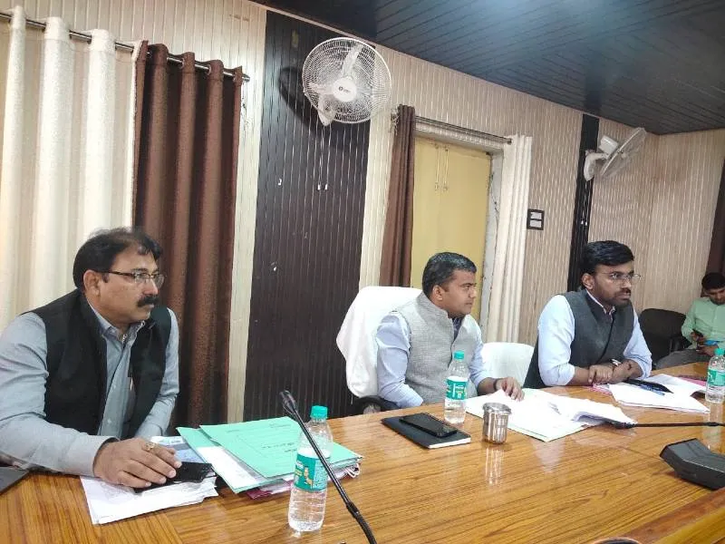 औद्योगिक संस्थानों में आग से निपटने के सभी उपाय सुनिश्चित करें: जिलाधिकारी