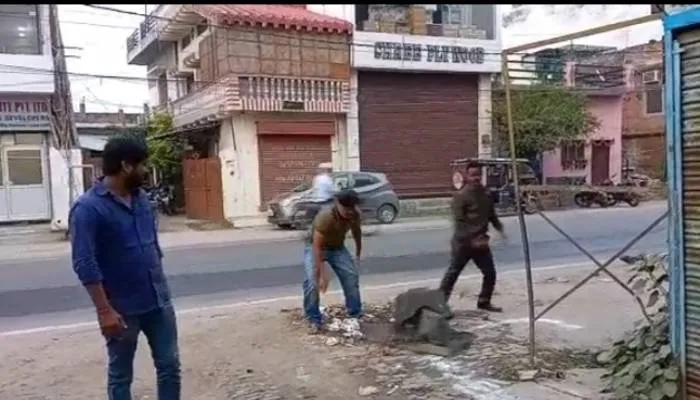 अयोध्या: टी-20 विश्व कप के सेमी फाइनल में भारत की पराजय पर फूटा क्रिकेट प्रेमियों का गुस्सा