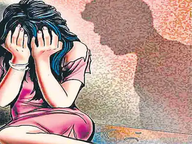 भदोही: गैंगरेप पीड़िता दलित महिला को मुकदमा वापस लेने की धमकी, मामला दर्ज