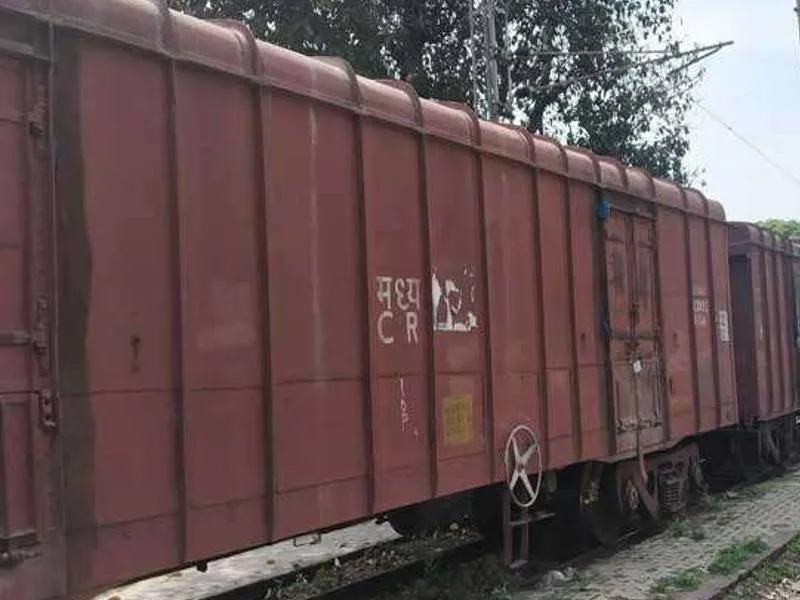 बस्ती: मालगाड़ी की चपेट में आने से कीमैन की मौत