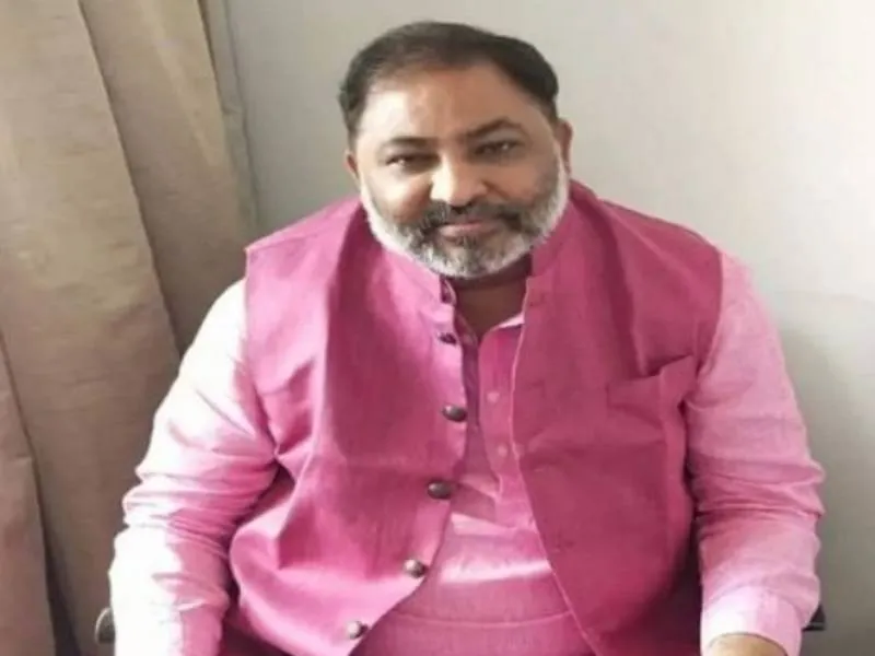 यूपी के बस अड्डों पर मिलेंगी एयरपोर्ट जैसी सुविधाएं :मंत्री दयाशंकर सिंह