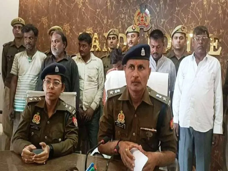बांदा: पुलिस ने दबोचे अंतर्राज्यीय वाहन चोर, गाड़ियों को काटकर करते थे सप्लाई