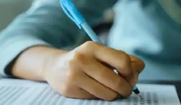 अमरोहा: सिर्फ इतनी सी बात पर टीचर ने जला दिया छात्र का हाथ, पवित्र रिश्ता तार-तार