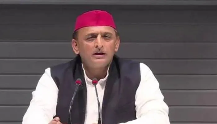 चुनाव आयोग के नोटिस का जवाब देने के लिए अखिलेश यादव ने उठाया यह बड़ा कदम