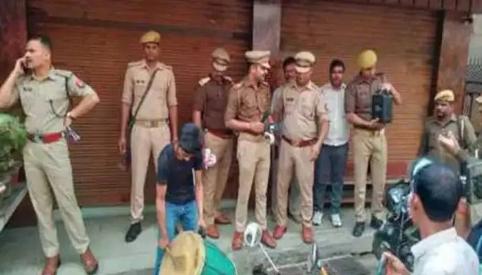 गोरखपुर में पुलिस प्रशासन की बड़ी कार्रवाई, गैंगस्टर डॉक्टर के परिवार का नर्सिंग होम किया सील