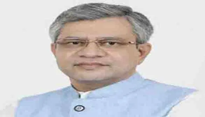रेल मंत्री ने किया आरसीएफ परिसर का दौरा, बोले- रायबरेली में बनेगी वंदे भारत ट्रेन