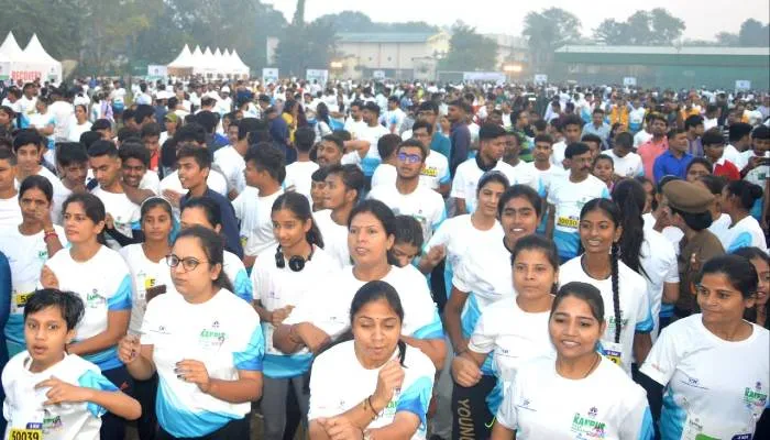 कानपुर हाफ मैराथन: गंगा बचाने को दौड़े साढ़े पांच हजार लोग, आर्मी मैन ने जीती मैराथन