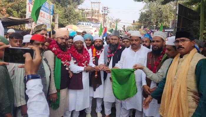 11वीं शरीफ पर कानपुर में शान से निकाला गया जुलूस-ए-गौसिया, पूरे शहर में गूंजी अल मदद की आवाज