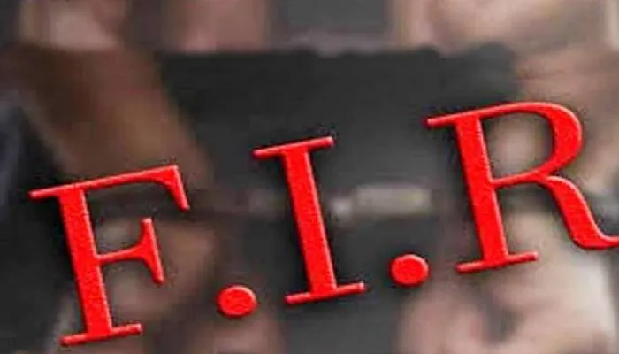लखनऊ: ब्वॉयफ्रेंड के अभद्र व्यवहार का बदला लेने के लिए सहेली ने युवती को कमरे में बंधक बनाकर पीटा