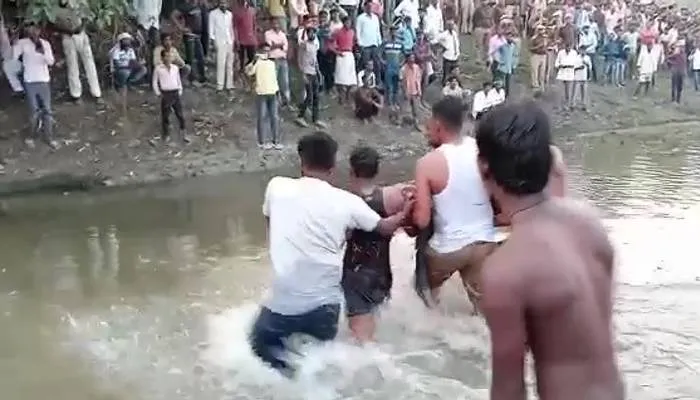 बाराबंकी: नाव दुर्घटना ने खोली सुरक्षा इंतजामों की कलई, प्रशिक्षित गोताखोरों की नहीं की गई थी तैनाती