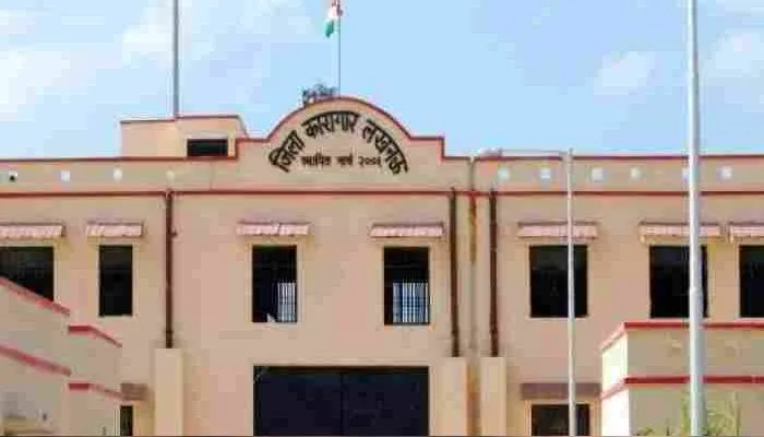 लखनऊ: जिला जेल में हत्यारोपी बंदी ने लगाई फांसी, जेल प्रशासन पर परिजनों ने लगाया हत्या का आरोप