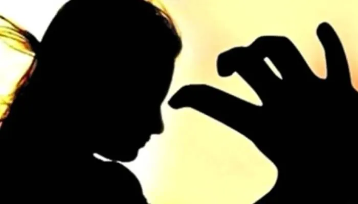 बांदा: घर में घुसकर भांजे ने मामी को पहले छेड़ा, विरोध करने पर पीटा