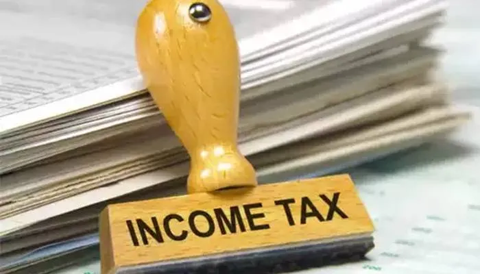 आगरा: बसपा के पूर्व विधायक के ठिकानों पर चौथे दिन भी आयकर की कार्रवाई जारी