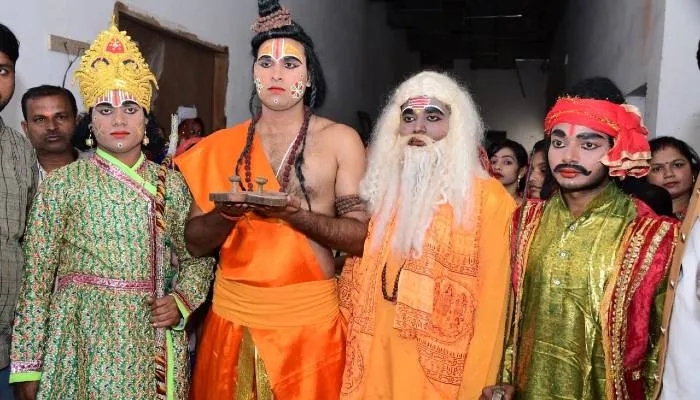 अयोध्या: चरण पादुका यात्रा के साथ हुआ भरतकुंड महोत्सव का शुभारंभ