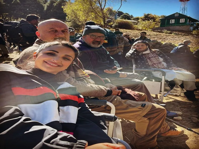 परिणिती चोपड़ा ने  फिल्म ऊंचाई का शेयर किया बीटीएस Video