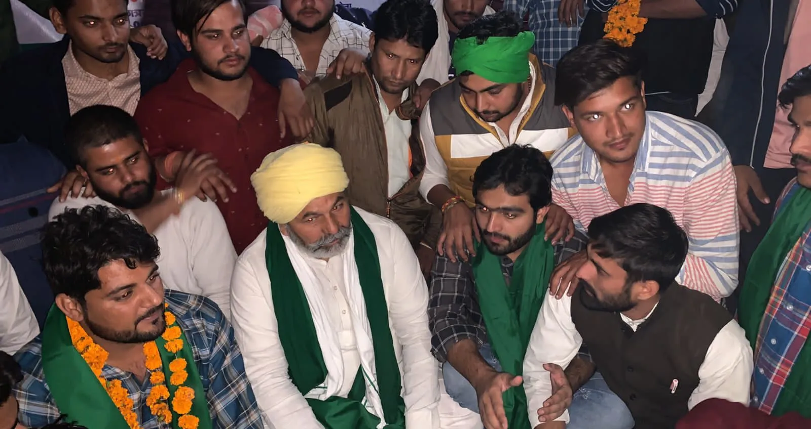 मेरठ: छात्रों को समर्थन देने पहुंचे राकेश टिकैत, बोले- छात्र हॉस्टल में न रहें तो कहां जाएं?