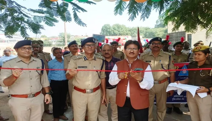 यातायात माह: बिना हेलमेट व सीट बेल्ट के न चलायें वाहन