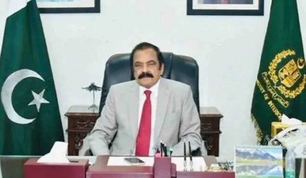 पाकिस्तान के खिलाफ इमरान खान ने ‘राजद्रोह’ किया, गृह मंत्री सनाउल्लाह ने पूर्व पीएम पर लगाया आरोप