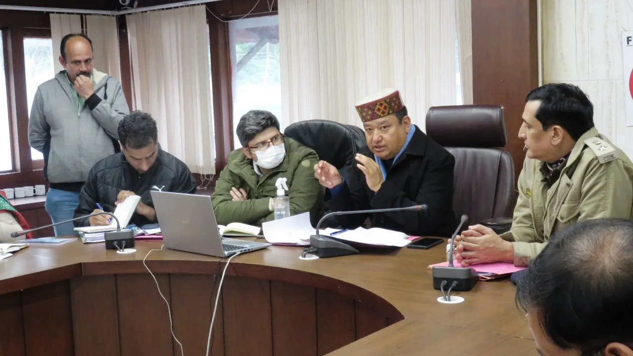 नैनीताल: आपदा के लिहाज से बचाव की कार्ययोजनाएं बनाएं एसडीएम