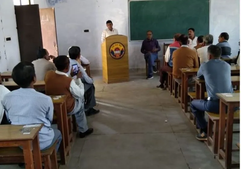 मांगें पूरी न होने पर बरेली कॉलेज के अस्थाई कर्मचारियों में रोष, आंदोलन की दी चेतावनी