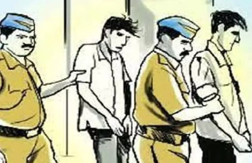 शाहजहांपुर: साइबर सेल का बहादुरगंज में छापा, हिरासत में दो युवक 