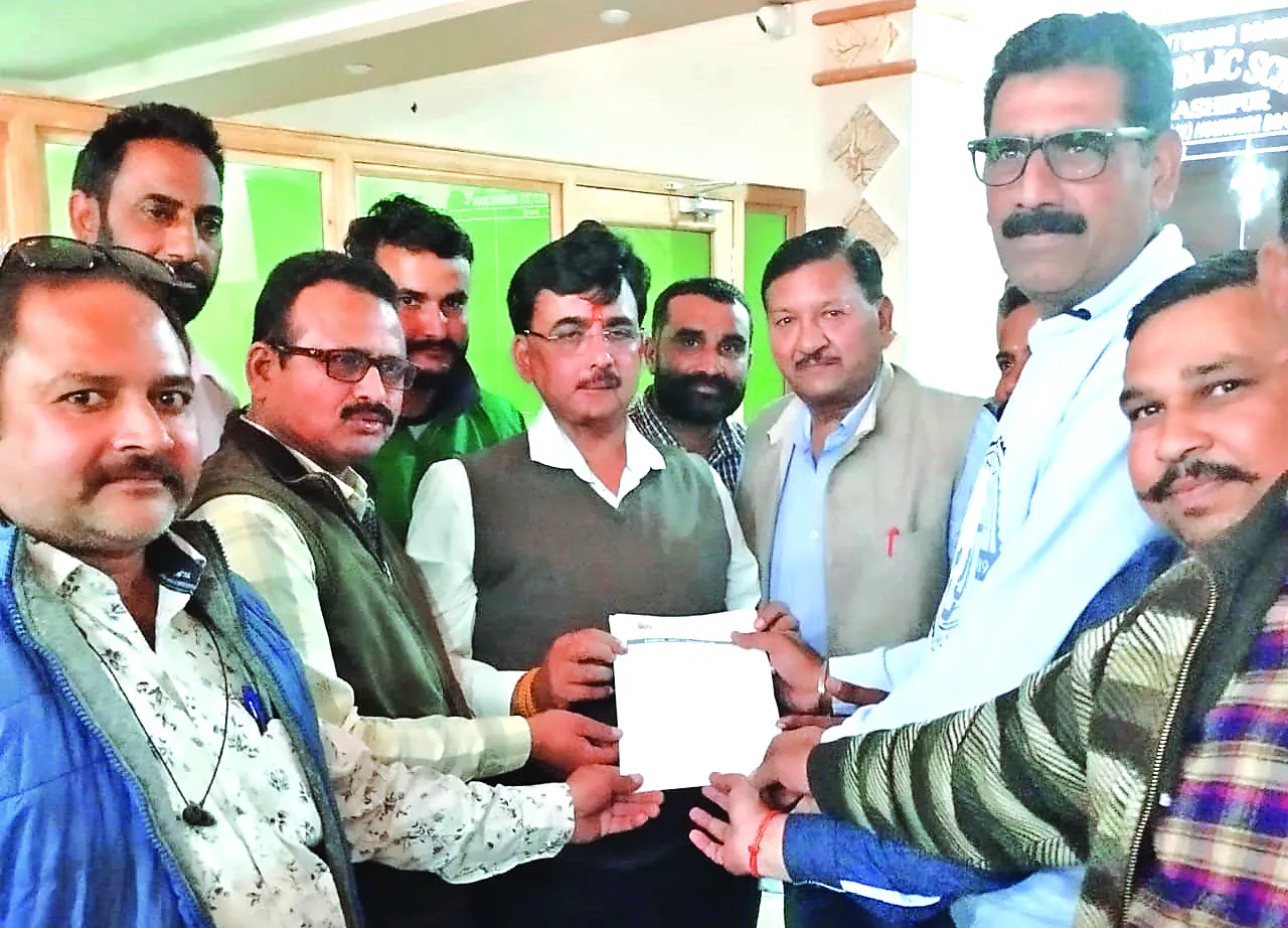काशीपुर: फिटनेस का काम काशीपुर एआरटीओ कार्यालय में कराने की मांग
