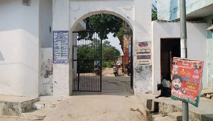 अयोध्या : भू-माफिया ने कब्र को भी नहीं छोड़ा, कब्रिस्तान पर भी कब्जा