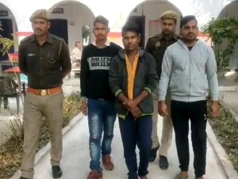 बांदा :  पेट्रोल पंप लूट के तीनों आरोपी ढाबा से गिरफ्तार   