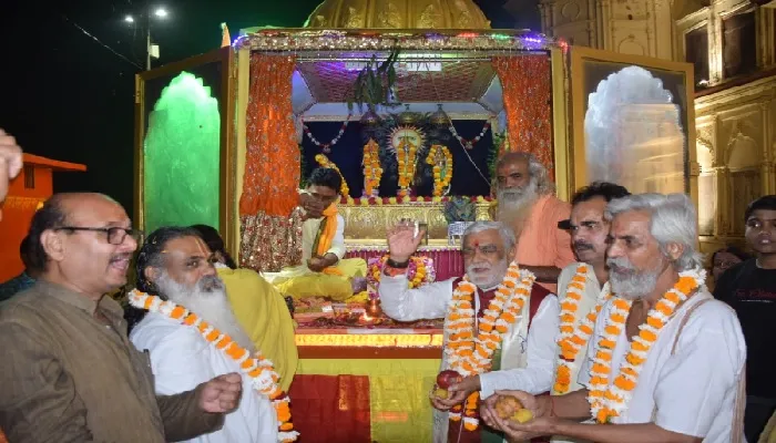 आस्था :  श्रीराम चरण पादुका यात्रा पहुंची अयोध्या