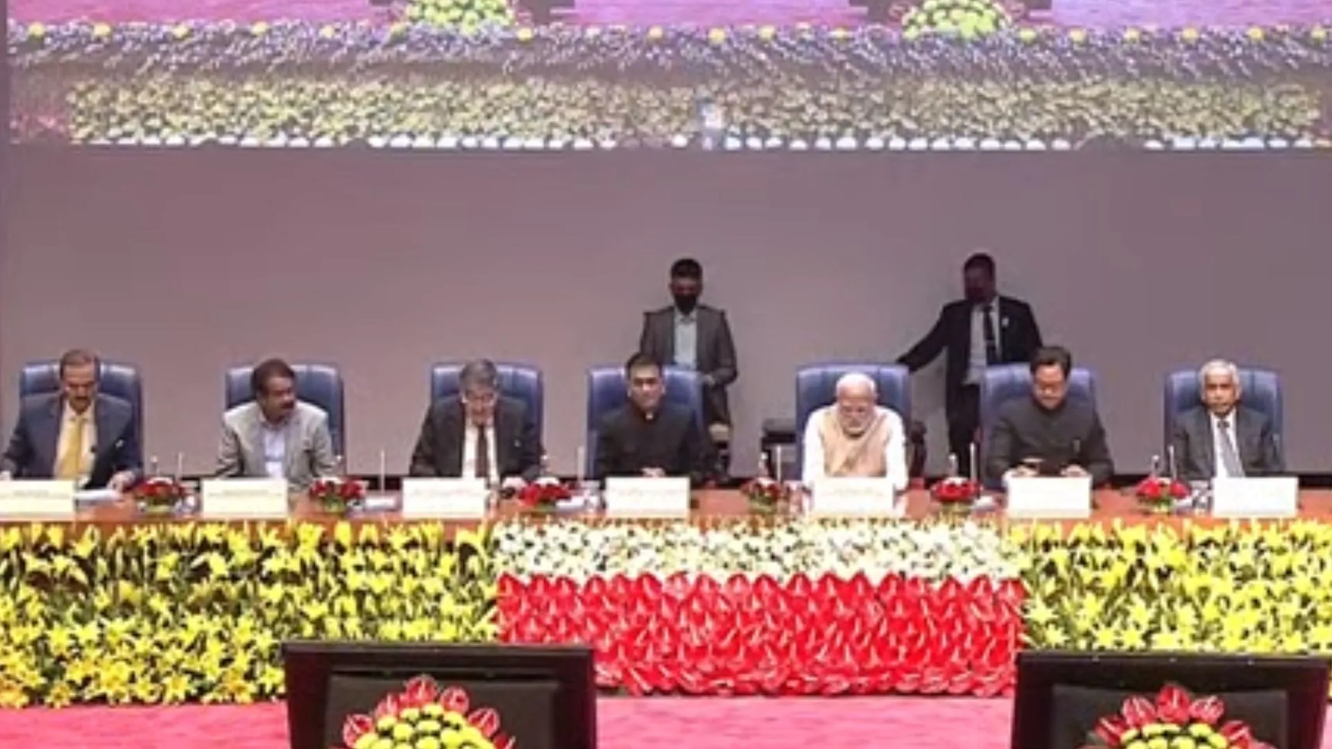 संविधान दिवस पर PM मोदी का पैगाम- दुनिया हमें उम्मीदों की नजर से देख रही, समय पर इंसाफ के लिए न्यायपालिका कार्यरत 